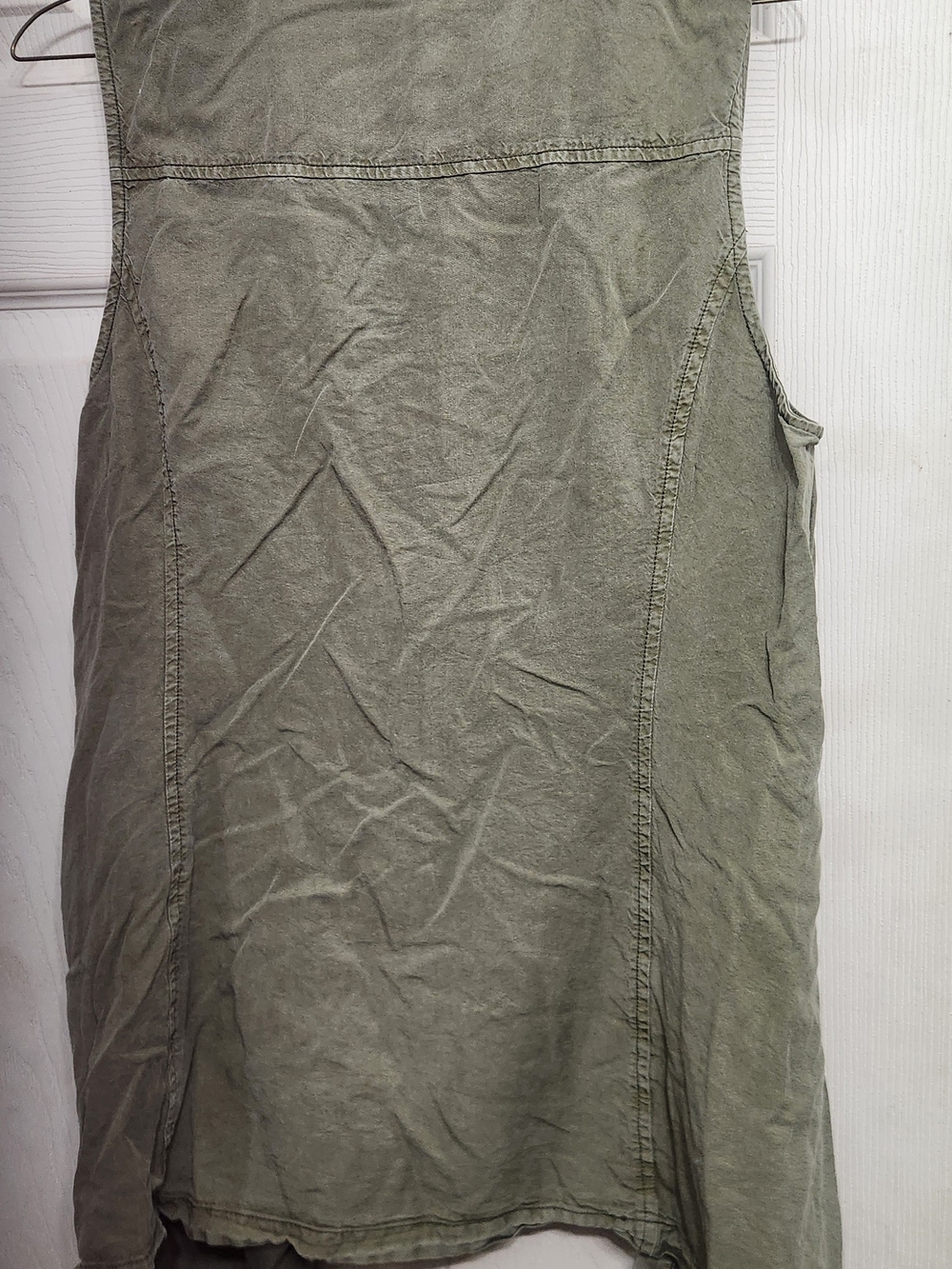Sleeveless Open-Front Utility Vest in Olive Green - Picture 4 of 4